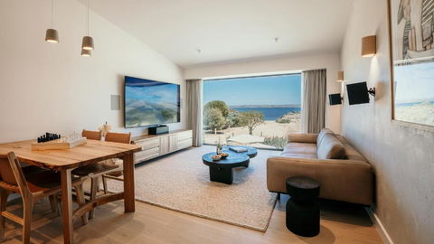 Rumi On Louth - Accommodation Main Beach 0
