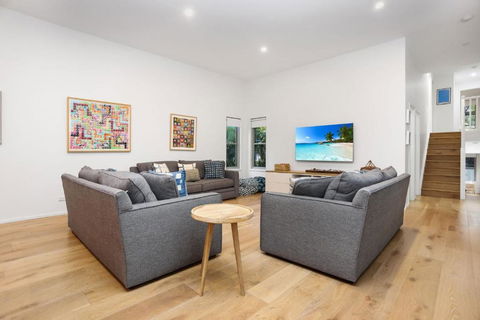 Russell Street Retreat - Accommodation Main Beach 2
