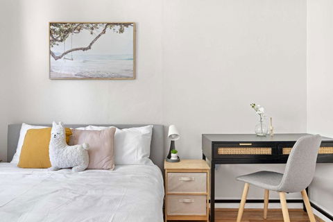 Rustic Queen Room In Glebe - Next To USYD - Shared Bathroom - Accommodation Main Beach 2