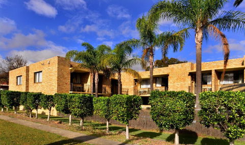 Ryde Inn - Accommodation Main Beach 1