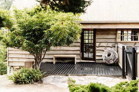 SABI Award Winning Designer Cabin - Accommodation Main Beach 3