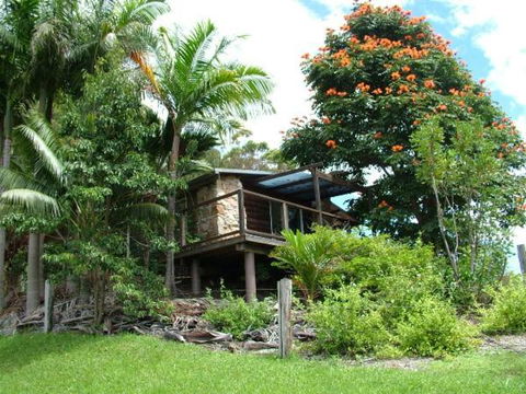 Sacred Mountain Retreat - Accommodation Main Beach 3