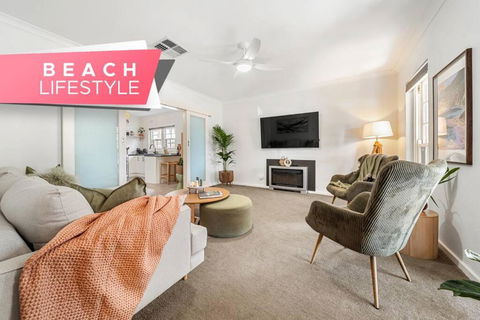 Sage By The Sea - WiFi, BBQ, Beach, Art - Accommodation Main Beach 0