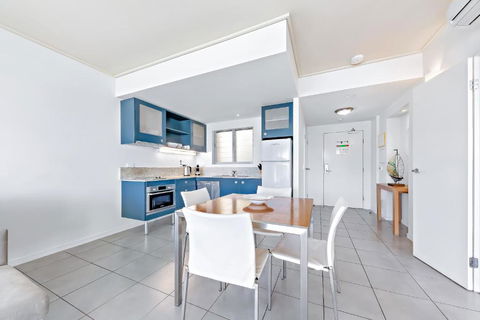 Sails On The Sea - Club Wyndham - Accommodation Main Beach 3