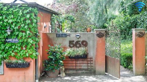 Saint Eloi Le Jardin - Accommodation Main Beach 0