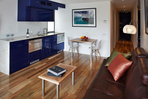 Salamanca Wharf Hotel - Accommodation Main Beach 1