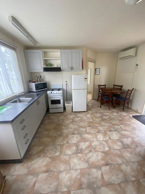 Sale Caravan Park - Accommodation Main Beach 0