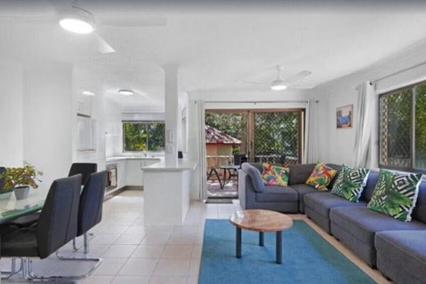 Salerno - Hosted By Burleigh Letting - Accommodation Main Beach 0