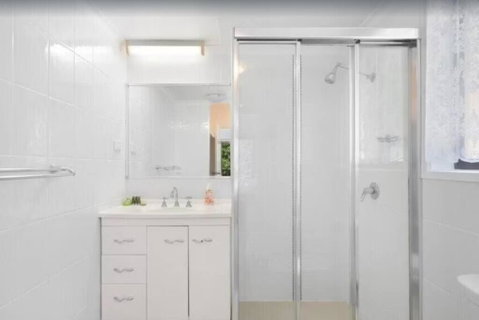 Salerno - Hosted By Burleigh Letting - Accommodation Main Beach 3