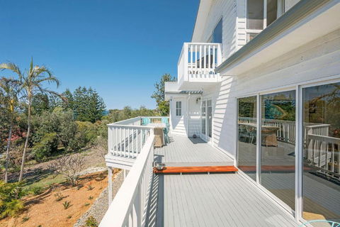 Salt Spray - Accommodation Main Beach 2