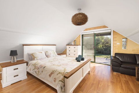 Salt Wood Cabin Style Retreat - Accommodation Main Beach 2