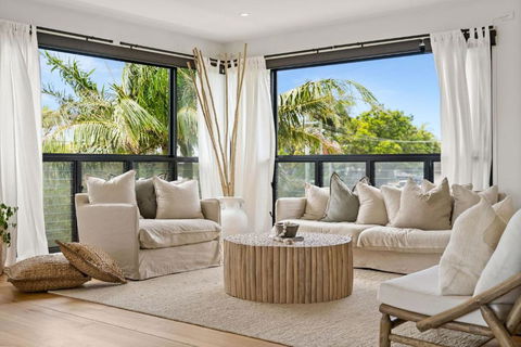 Salta - Accommodation Main Beach 1