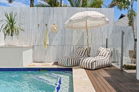 Salta - Accommodation Main Beach 0