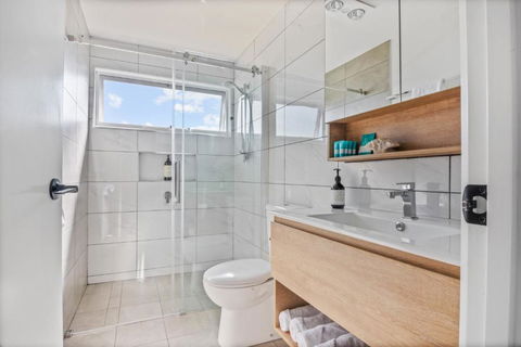 SALTAIR Beach House Right In Town - Accommodation Main Beach 3