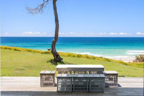 Saltwater Beach House - Accommodation Main Beach 1