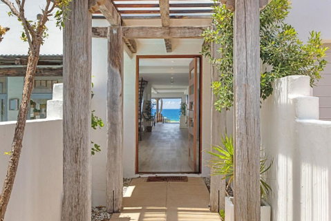Saltwater Beach House - Accommodation Main Beach 3