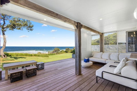 Saltwater Beach House - Accommodation Main Beach 2