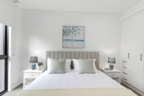 Saltwater Escape - Contemporary Seaside Stunner - Accommodation Main Beach 2