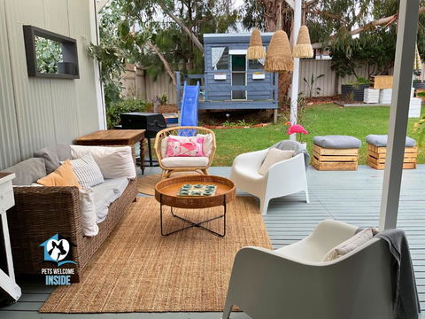 Saltwater Sunsets Seaside Haven With Ocean Views - Accommodation Main Beach 0