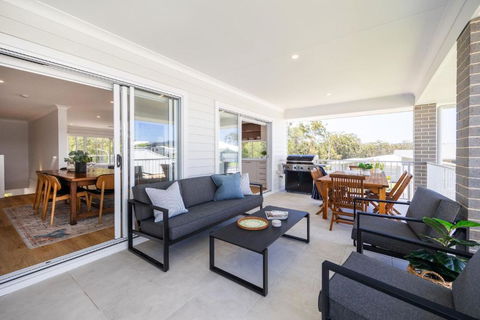 Saltwood - Accommodation Main Beach 0
