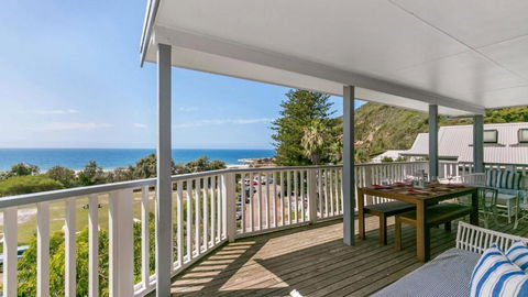 Salty Air Beachside Cottage At Killcare - Accommodation Main Beach 2