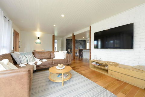 Salty Escape - Accommodation Main Beach 0