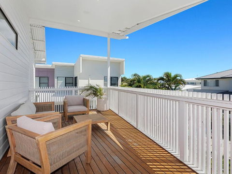 Salty Haven - Accommodation Main Beach 1