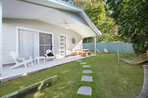 Salty Kisses Holiday House - Accommodation Main Beach 0