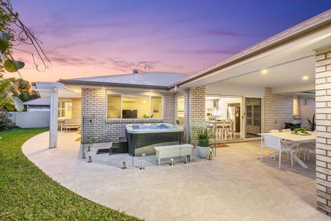 Salty Pause At Bondi House - With Spa And Pet Friendly! - Accommodation Main Beach 2