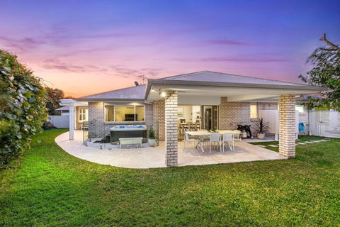Salty Pause At Bondi House - With Spa And Pet Friendly! - Accommodation Main Beach 3
