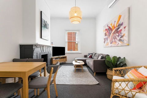 Salty Pines - 3BR House Glenelg South - Accommodation Main Beach 0