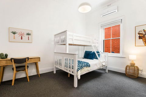 Salty Pines - 3BR House Glenelg South - Accommodation Main Beach 3
