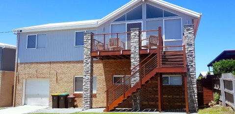 Saltys - Accommodation Main Beach 1