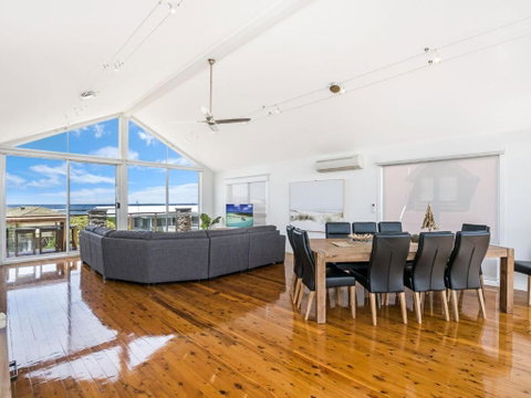 Saltys - Accommodation Main Beach 0