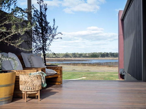 Samphire Chalet Peppermint - Accommodation Main Beach 2