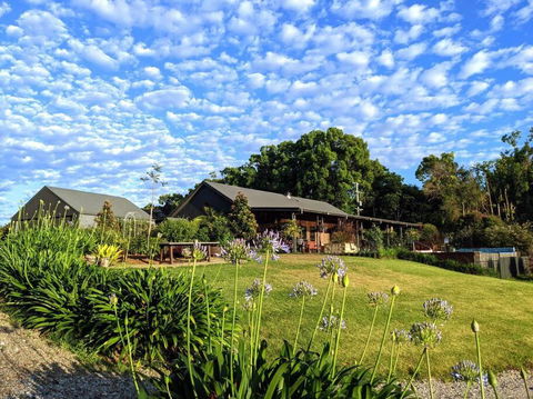 Samsara Farm Cottage - Stunning Hinterland Oasis - Accommodation Main Beach 0
