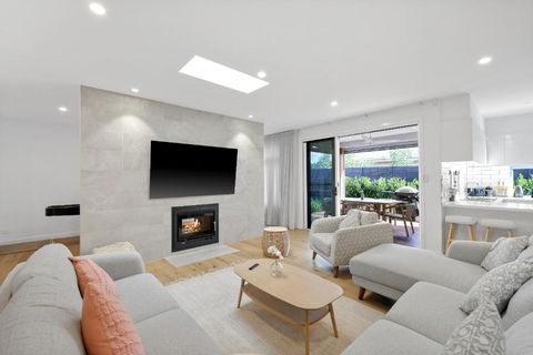 Sanctuary Of Hope By Ready Set Stay - Cowes - Accommodation Main Beach 1