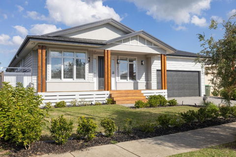 Sanctuary Of Hope By Ready Set Stay - Cowes - Accommodation Main Beach 0