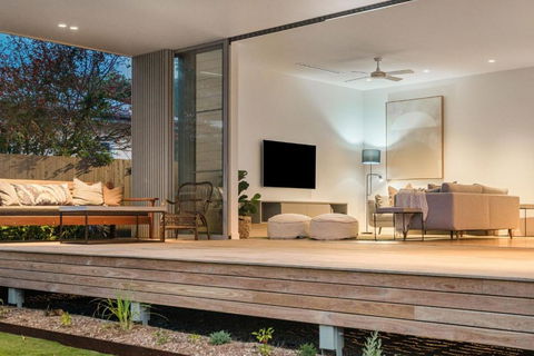 Sanctuary On Browning - Accommodation Main Beach 2