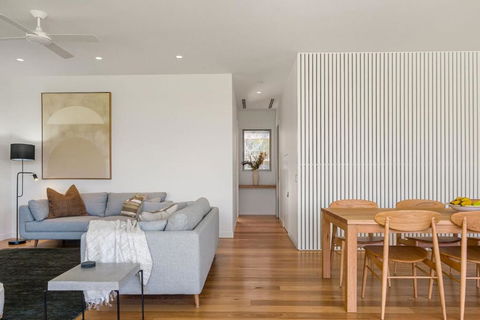 Sanctuary On Browning - Accommodation Main Beach 3