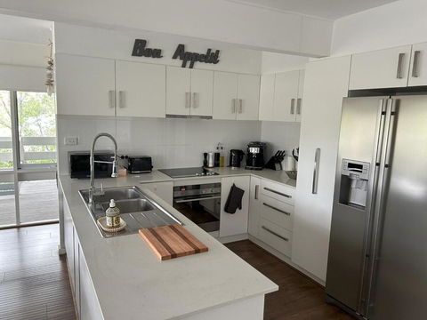 Sanctuary On Toagara With Spa And Heated Pool - Accommodation Main Beach 1