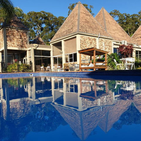 Sanctuary Resort Motor Inn - Accommodation Main Beach 0