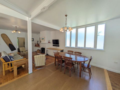 Sanctuary Retreat - Accommodation Main Beach 3