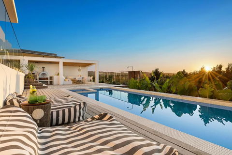 Sanctuary Spaces - Sundowner - Accommodation Main Beach 1