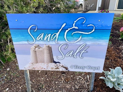 Sand & Salt - Accommodation Main Beach 1