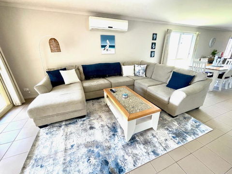 Sand & Salt - Accommodation Main Beach 0