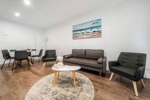 Sand And Serenity - Accommodation Main Beach 1