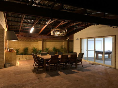 Sand Dunes Experience - Pet Friendly - Accommodation Main Beach 3