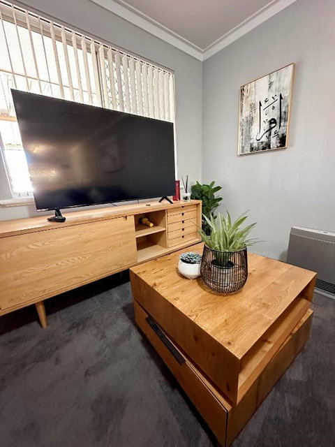 Rockingham Palace - Accommodation Main Beach 2