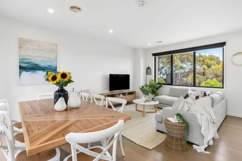 Sands Coastal Villa Close To Pool, Beach And Golf - Accommodation Main Beach 3